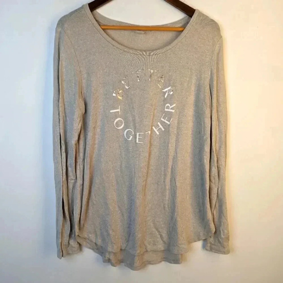 Old Navy Graphic Top / Medium - Picture 2 of 6